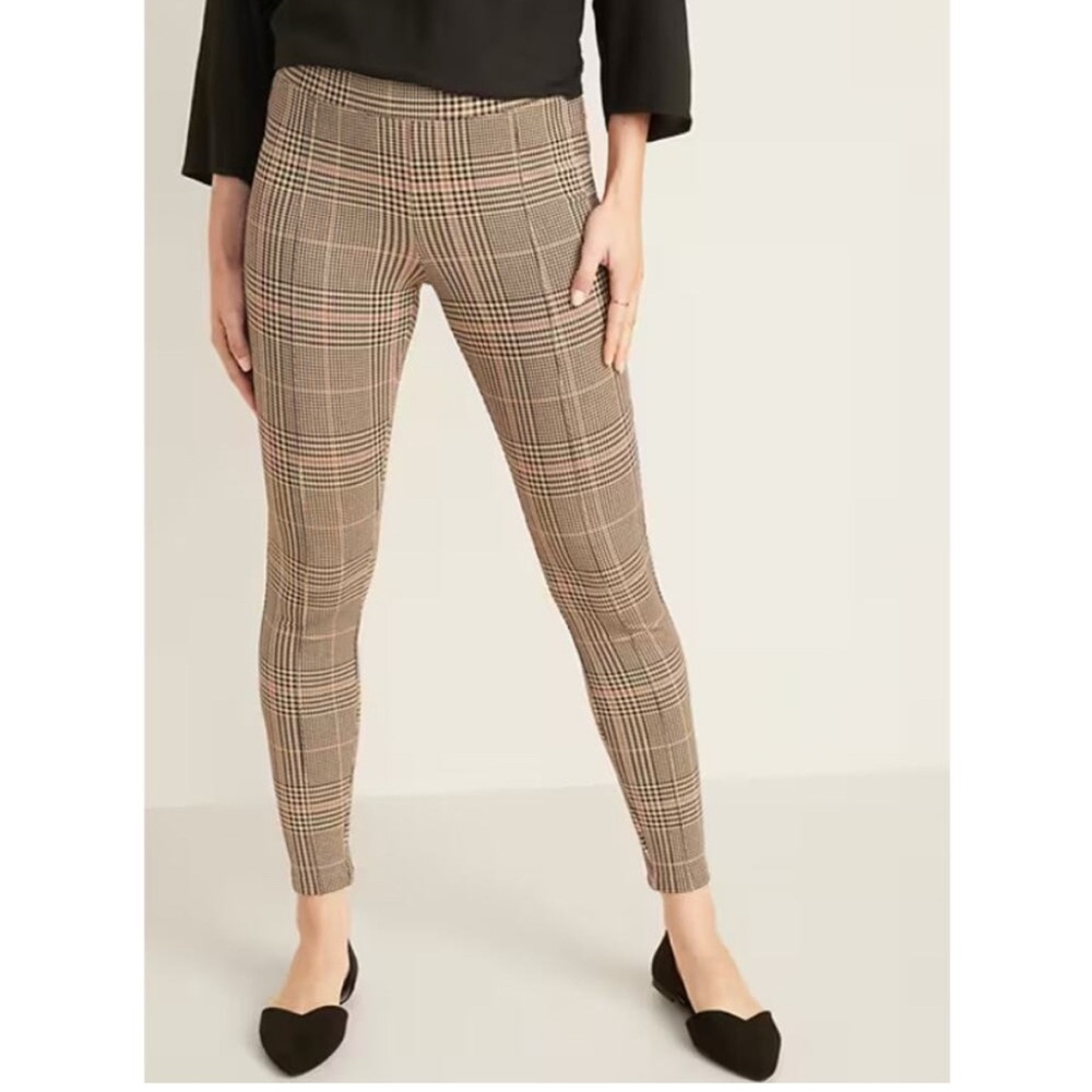 Old Navy Brown, Black, & Red Plaid Stevie Cropped Stretch Pants Size Large